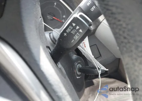 2015 Toyota Rav4 Le z USA, uszkodzony, nr VIN JTMBFREV2FJ047632